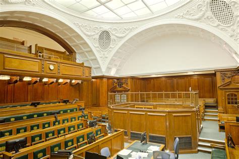 Sala sądowa w kontekście prawa cywilnego