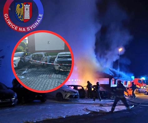 Miejsce pożaru dwóch samochodów na parkingu osiedlowym w Toruniu