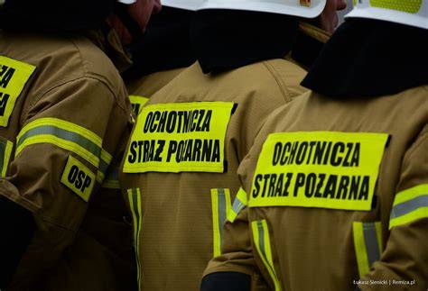 Strażacy OSP Sucha Górna podczas akcji lub ćwiczeń