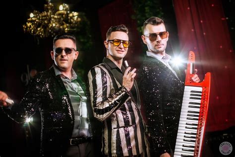 Scena główna z występem zespołu Playboys podczas Czarnoleskich Spotkań Sobótkowych