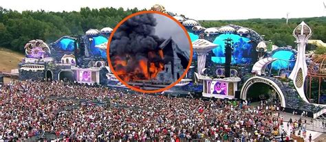 Zdjęcie płonącej głównej sceny festiwalu Tomorrowland