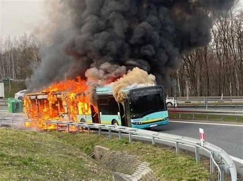 pożar autobusu w Kamieńcu