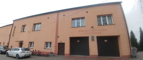 Zdjęcie przedstawiające historyczne samochody pożarnicze OSP Gołkowice