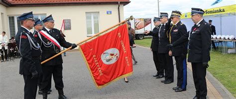 Uroczystość podniesienia flagi na maszcie podczas obchodów 100-lecia OSP Chojno