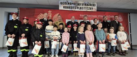 Zdjęcie nagrodzonych prac dzieci z konkursu plastycznego o straży pożarnej