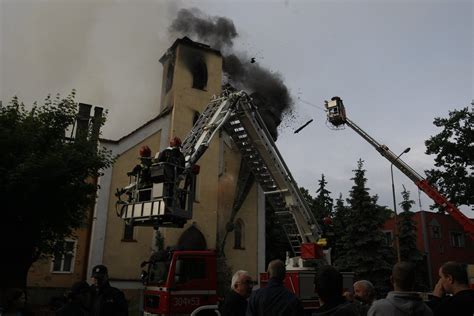 Zdjęcie kościoła św. Józefa w Oławie w trakcie pożaru, 2013 rok