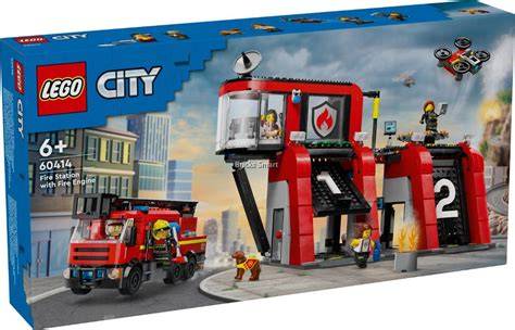 Detale wozu strażackiego i drona z zestawu LEGO City 60414