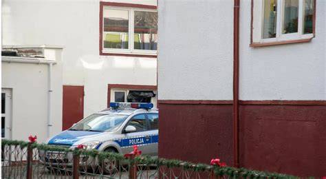 Zdjęcie miejsca tragedii, widok na budynek escape roomu po pożarze