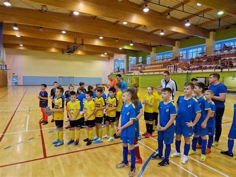 Zdjęcie drużyny OSP Obice podczas turnieju piłkarskiego