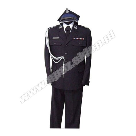 Ilustracja przedstawiająca umundurowanie strażaka OSP z zaznaczonymi dystynkcjami