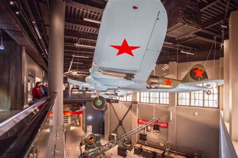Zdjęcie przedstawiające muzeum LAFD z historycznymi eksponatami