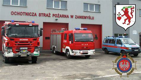 zdjęcie druhów OSP Krzykosy podczas działań społecznych lub ćwiczeń