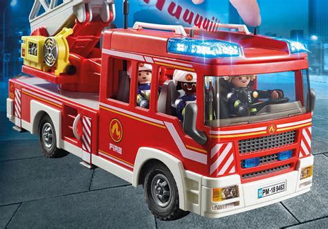 zdjęcie zestawu Playmobil City Action Straż Pożarna z drabiną 71233 w akcji