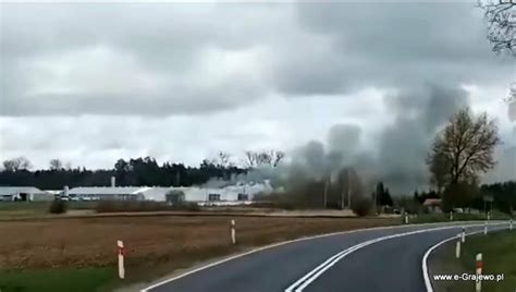 zdjęcie płonącej fermy drobiu w Ruskiej Wsi