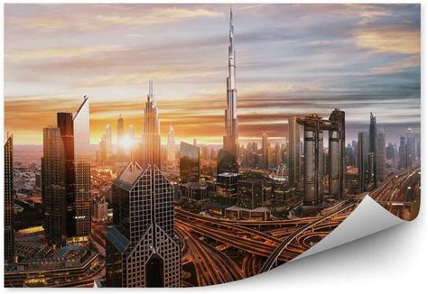 Dubaj - nowoczesne wieżowce i infrastruktura