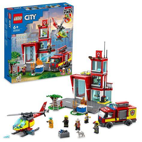 Zestaw LEGO DUPLO z wozem strażackim i figurką strażaka