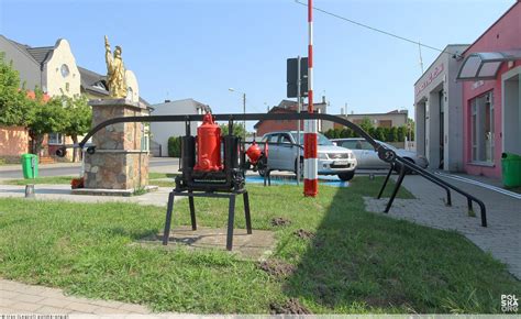 Figura św. Floriana przed remizą OSP Szynwałd