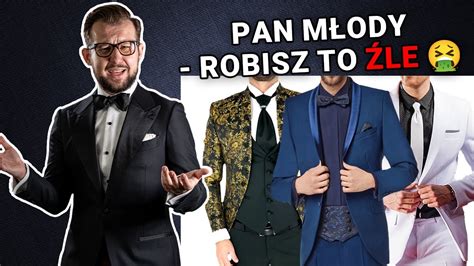 Młody mężczyzna wybierający ubranie do klubu nocnego, analizujący swoją garderobę.