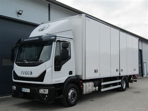 Iveco Magirus EuroCargo 140 E 25 4x2 OSP Krzywaczka podczas uroczystości poświęcenia