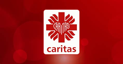 Logo Caritas Archidiecezji Poznańskiej i symboliczne przedstawienie pomocy ofiarom pożaru