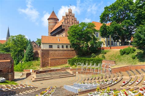 Aktualny stan ruin Zamku Kapituły Warmińskiej w Pieniężnie