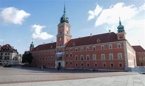 Uroczystość Dnia Strażaka na Zamku Królewskim w Warszawie z udziałem przedstawicieli OSP i MSWiA