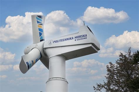 Ilustracja przedstawiająca płonącą gondolę turbiny wiatrowej na tle nieba