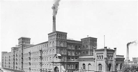 Historyczne zdjęcie fabryki FSC w Lublinie lub produkcji GAZ-51