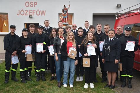 Uczestnicy turnieju wiedzy pożarniczej #MłodzieżZapobiegaPożarom