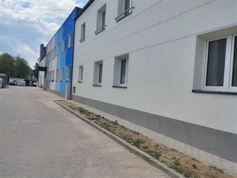 Wizualizacja planu odbudowy zakładu Olewnik lub pracowników podczas prac remontowych