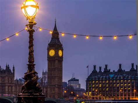 Fotografia wielkiego dzwonu Big Ben wewnątrz Elizabeth Tower