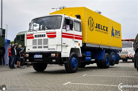 przekrój Jelcza 005 prezentujący rozmieszczenie modułów i zbiorników