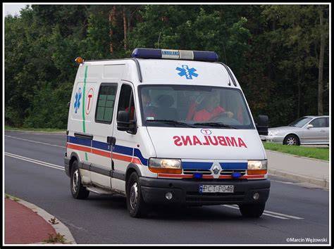 Zdjęcie karetki Renault Master przekazanej OSP Jedlnia-Letnisko