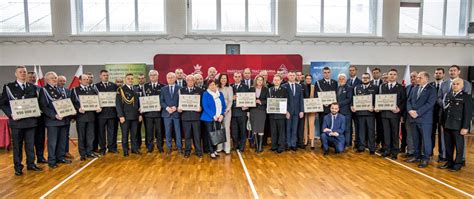 zdjęcie z uroczystości przekazania dokumentu OSP Wilkanowo