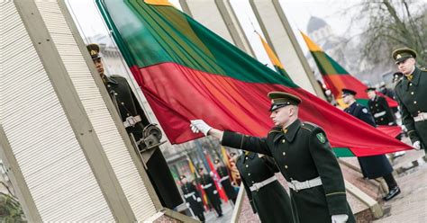 uroczysta zbiórka OSP Bargły, ceremonia podniesienia flagi państwowej, przegląd pododdziałów