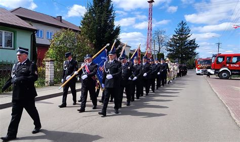 zdjęcie archiwalne członków Ochotniczej Straży Pożarnej w Łaziskach