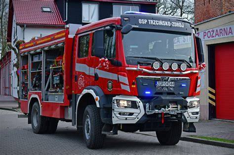 Wóz strażacki OSP podczas akcji ratowniczej