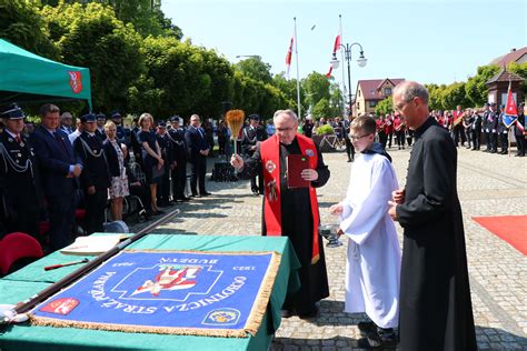 zdjęcie z uroczystości przekazania sztandaru OSP Lubczyna