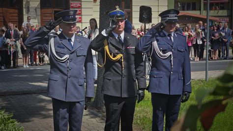 Zdjęcie przedstawiające Jana Kuczkowicza w mundurze galowym podczas oficjalnych uroczystości strażackich