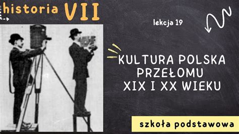 Archiwalna fotografia przedstawiająca historyczny sprzęt gaśniczy i strażaków z przełomu XIX i XX wieku