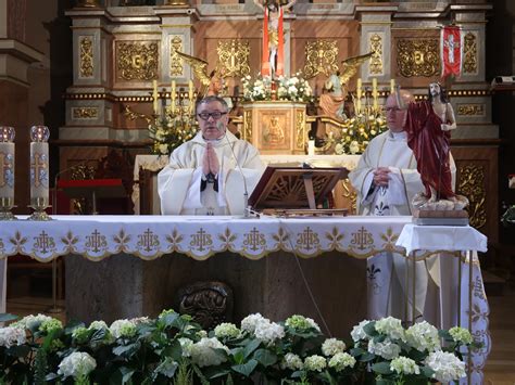 Msza święta w intencji strażaków z udziałem pocztów sztandarowych