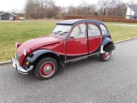 Citroën 2CV z dwoma przodami w barwach straży pożarnej