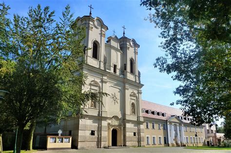 Historyczny widok Klasztoru Oblatów w Obrze
