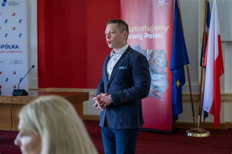 Zdjęcie: Strażacy OSP podczas spotkania świąteczno-noworocznego w Urzędzie Miejskim w Świeciu