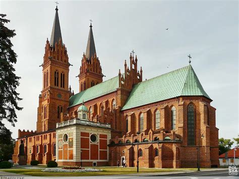 Zdjęcia katedry Wniebowzięcia NMP w Sosnowcu przed pożarem i detale architektoniczne