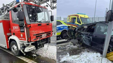 Kolizja wozu strażackiego z samochodem osobowym na ulicy Krępieckiej w Świdniku