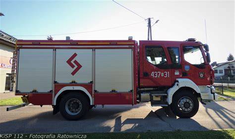 Nowoczesny samochód strażacki Renault D16 z systemem CAFS