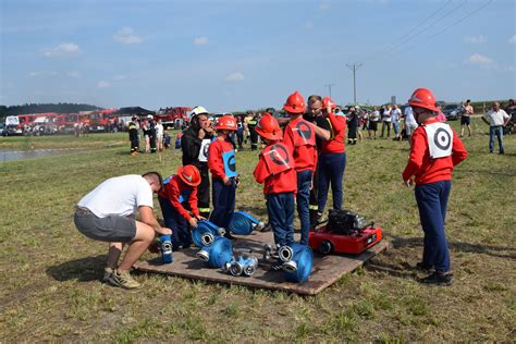 zdjęcie remizy OSP Jabłonna Lacka w trakcie akcji gaśniczej