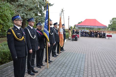 Fotografia przedstawiająca salę OSP w trakcie uroczystości lub spotkania społecznego