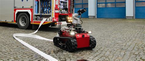 Schemat lub zdjęcie robota gaśniczego Colossus w akcji
